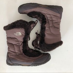 The North Face Dow Fur Snow Boots
Size: 9